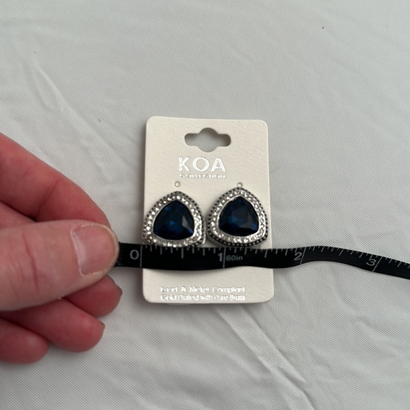 KOA Collection navy rounded triangle clear cubic zirconia border clip earrings - Picture 3 of 4